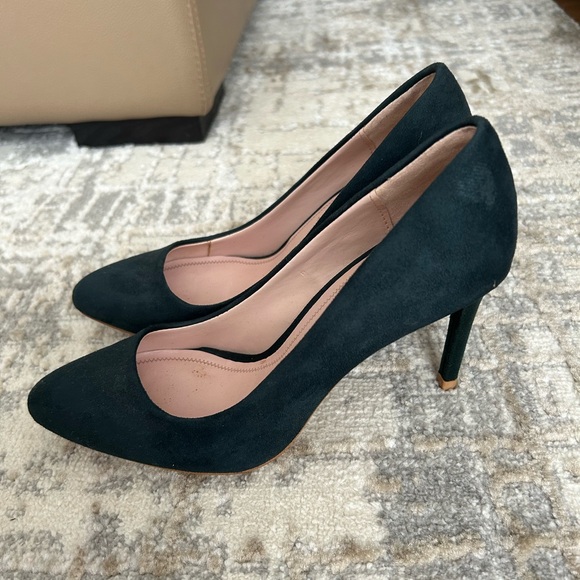 Beautiful ZARA Green Pointed Toe Heel in Size 37/ 6 1/2 - Picture 4 of 7